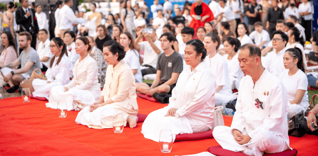 Launch of
Global Meditation Connect
at Wat Arun Temple